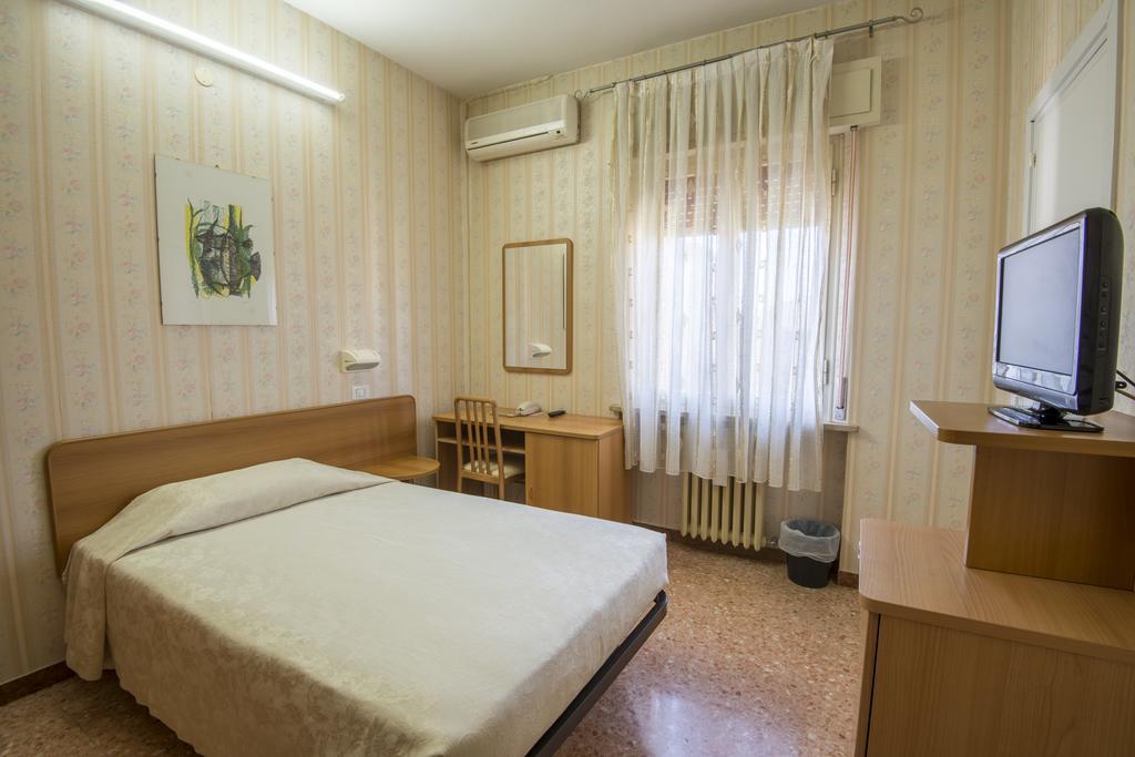 Albergo Ristorante Edo Forlimpopoli Habitación foto